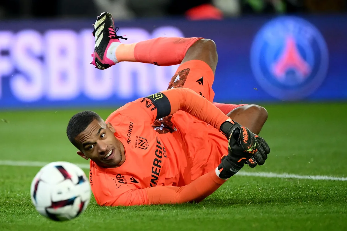 La lista corta del Nantes para sustituir a Alban Lafont incluye al Burnley como objetivo

 ZPMODE MAGAZINE